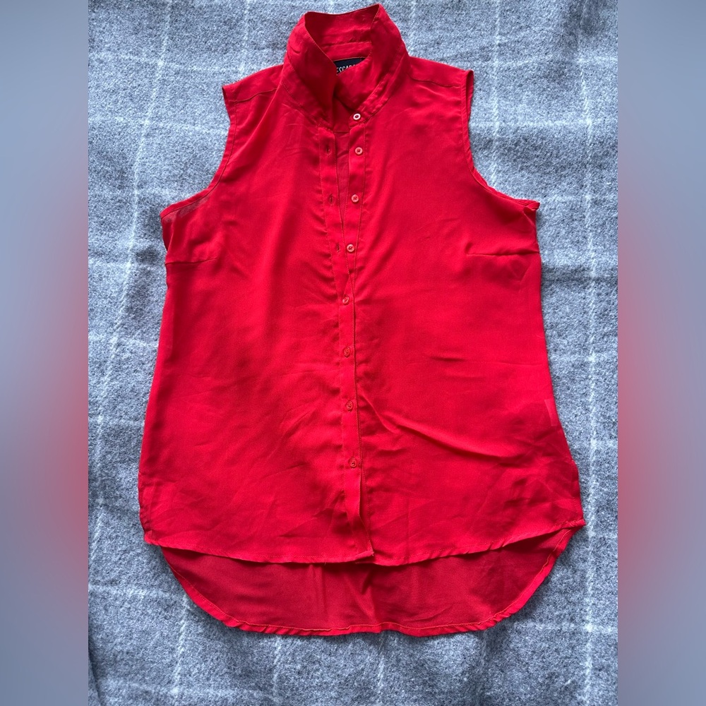 Chic Red Sleeveless Blouse